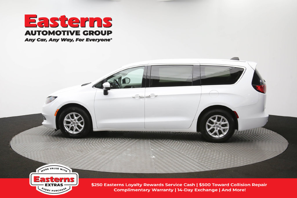 Used 2022 Chrysler Voyager LX FWD image 60