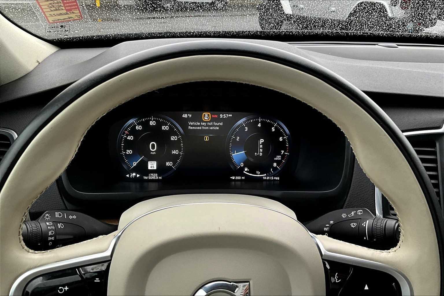 Used 2022 Volvo XC90 T6 Momentum w/ Climate Package image 18