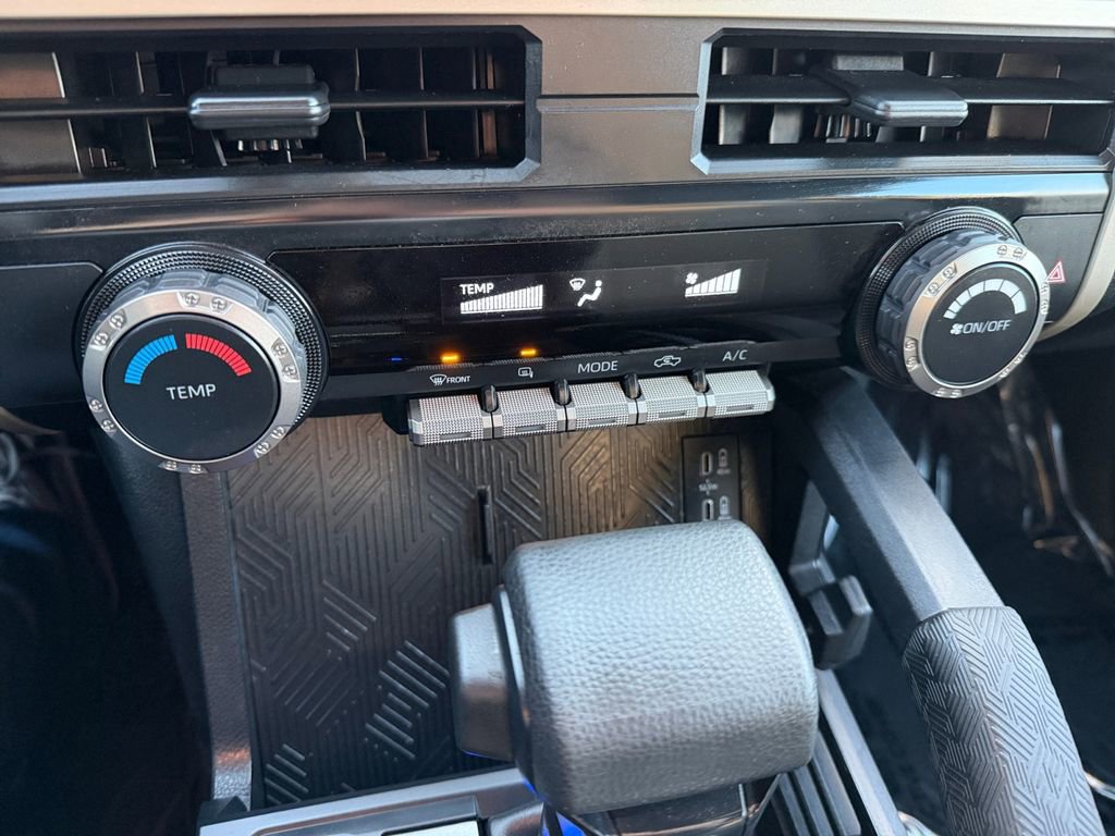 Used 2025 Toyota Tacoma Limited image 20