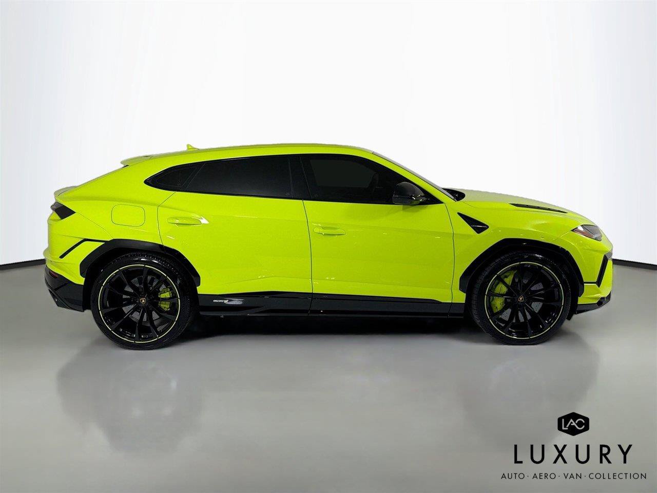 Used 2024 Lamborghini Urus S AWD/4WD image 5