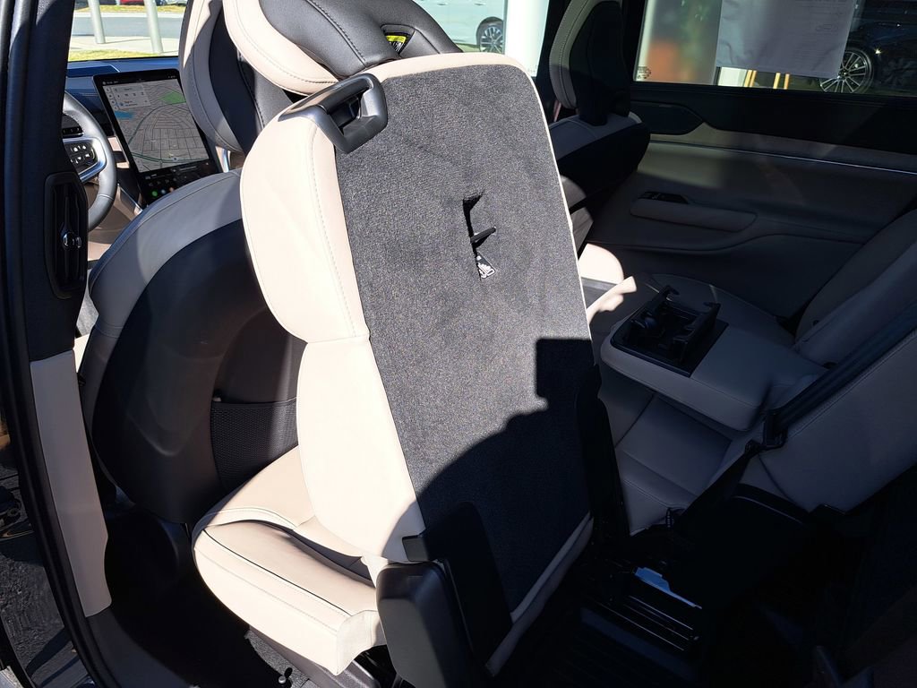 Used 2025 Volvo EX90 Ultra image 28