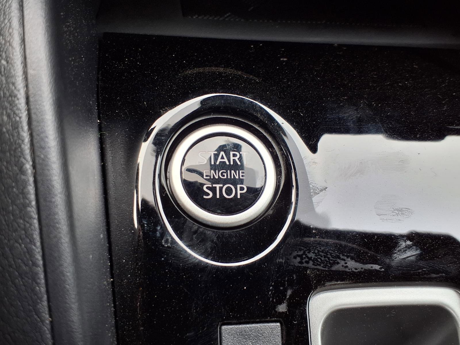 New 2025 Nissan Versa SR w/ Trunk Package image 21