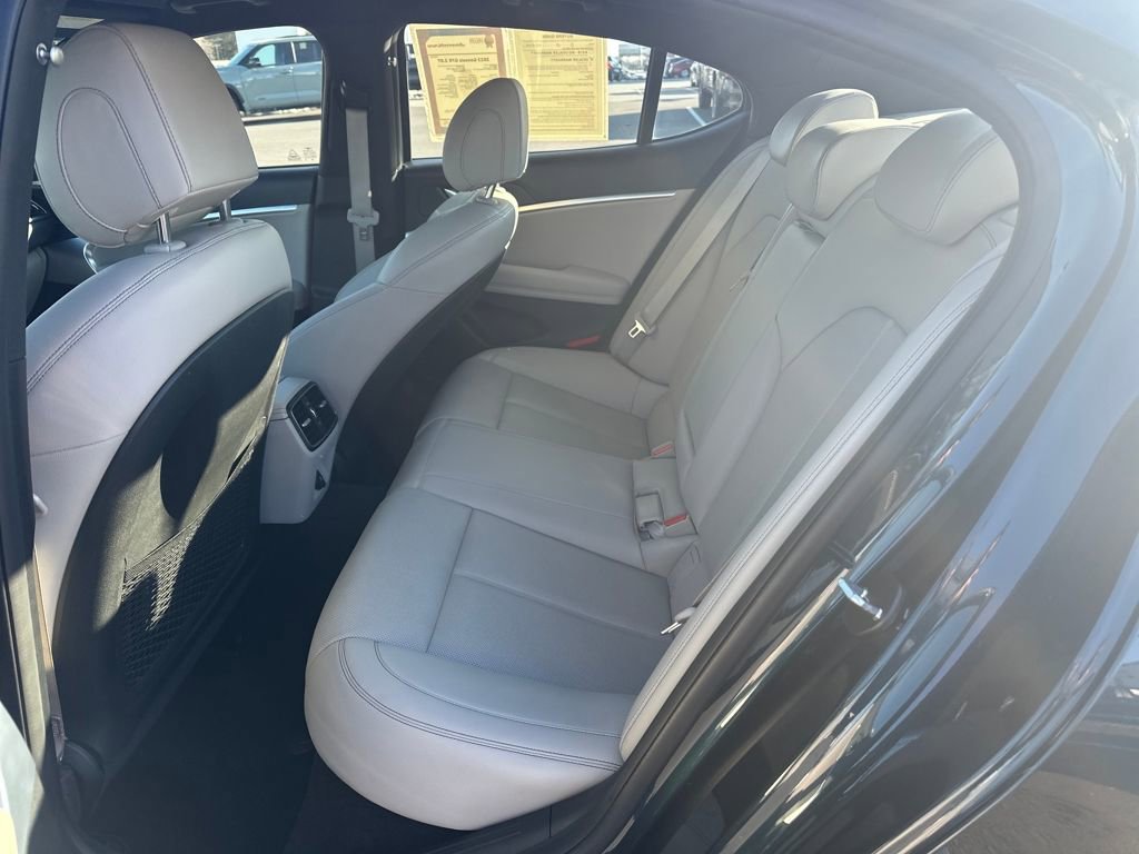 Used 2023 Genesis G70 2.0T image 16