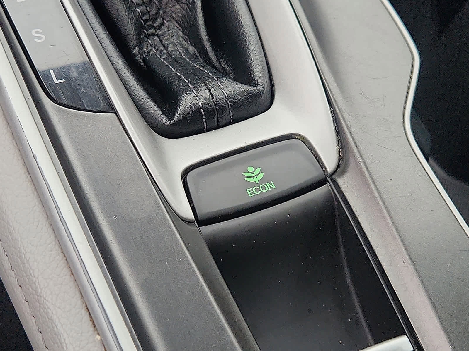 Used 2018 Honda Accord EX-L image 27