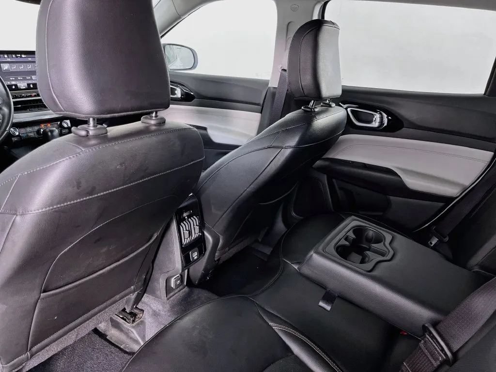 Used 2022 Jeep Compass Limited AWD/4WD image 33