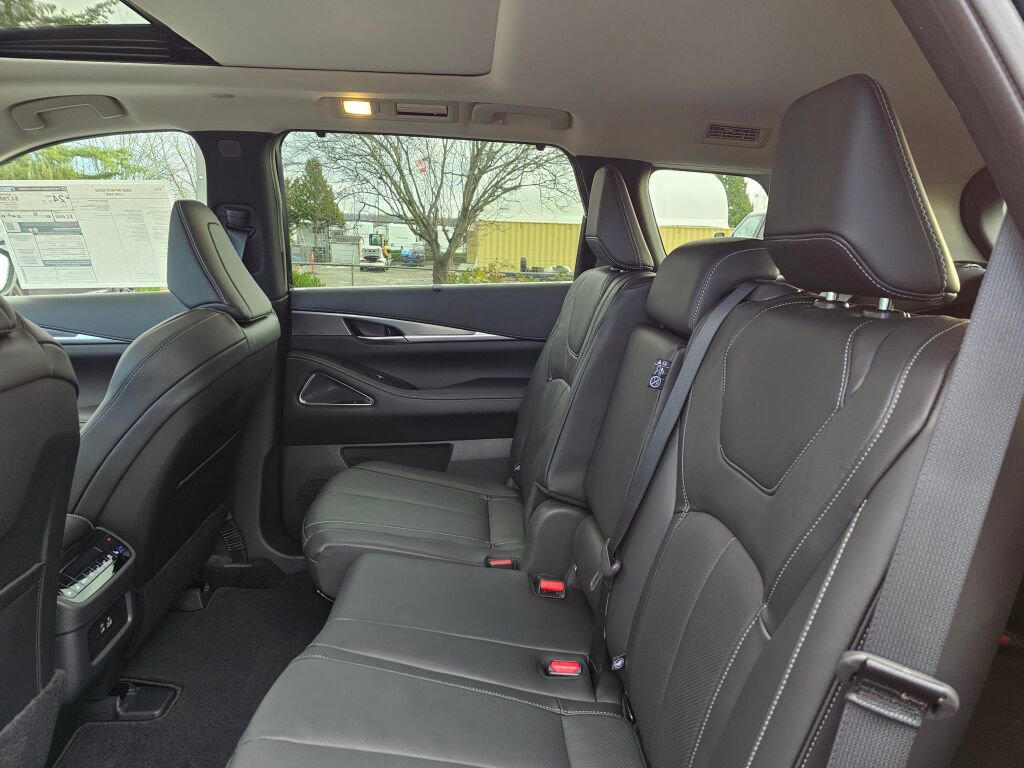 New 2025 INFINITI QX60 Luxe image 21