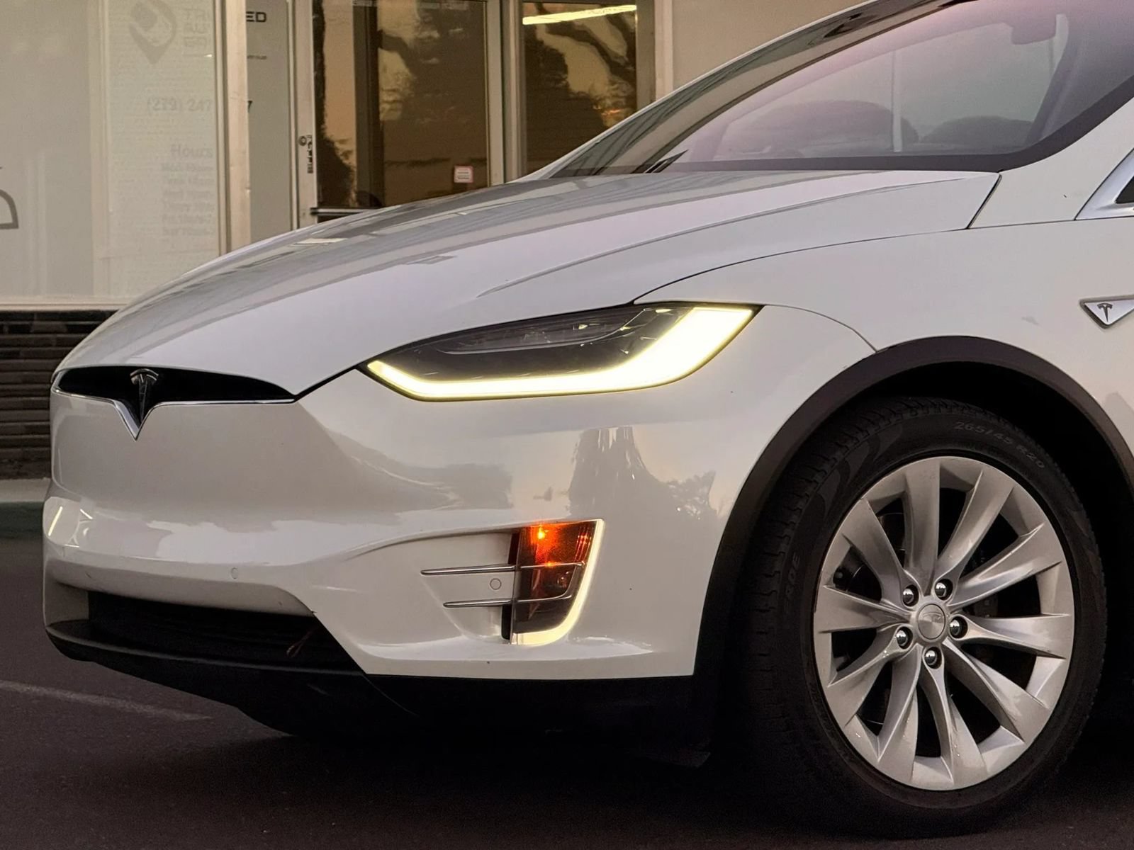 Used 2016 Tesla Model X 90D AWD/4WD image 4