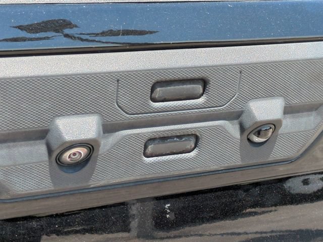 Used 2023 Chevrolet Silverado 1500 High Country w/ Technology Package AWD/4WD image 15