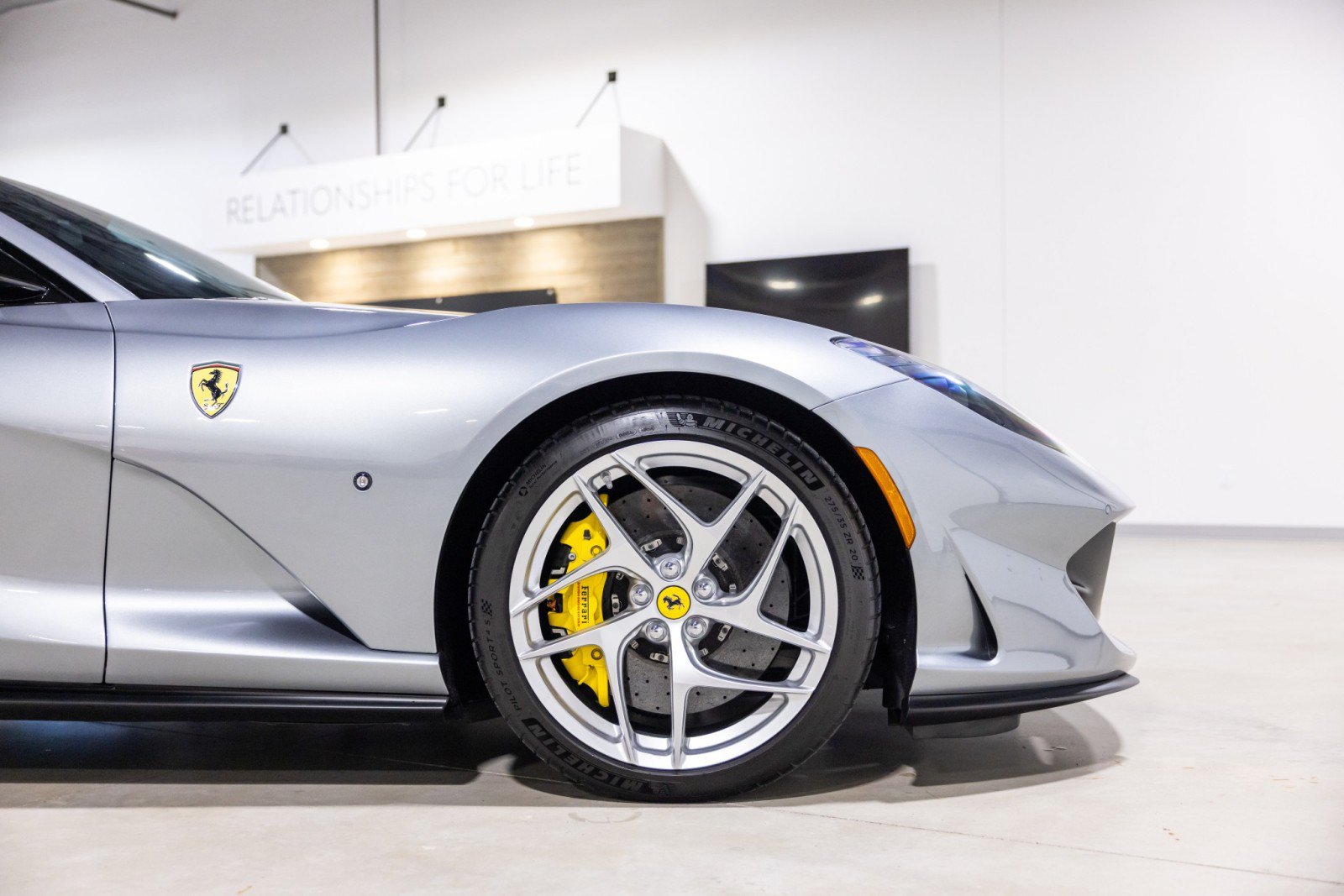 Used 2019 Ferrari 812 Superfast RWD image 21