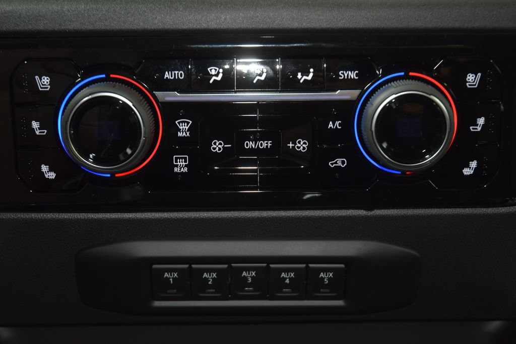 New 2026 Chevrolet Silverado 2500 High Country w/ High Country Premium Package AWD/4WD image 36