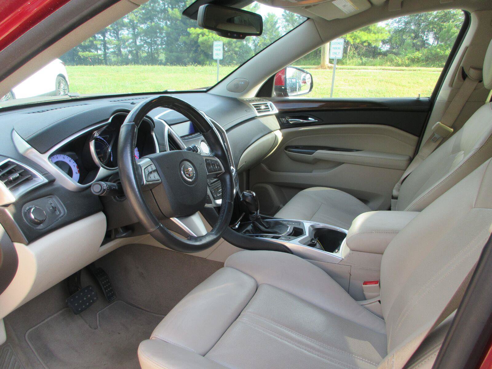 Used 2012 Cadillac SRX Luxury FWD image 5