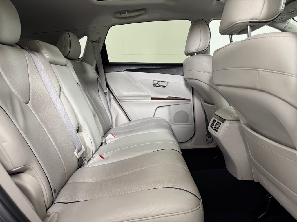 Used 2010 Toyota Venza AWD image 26
