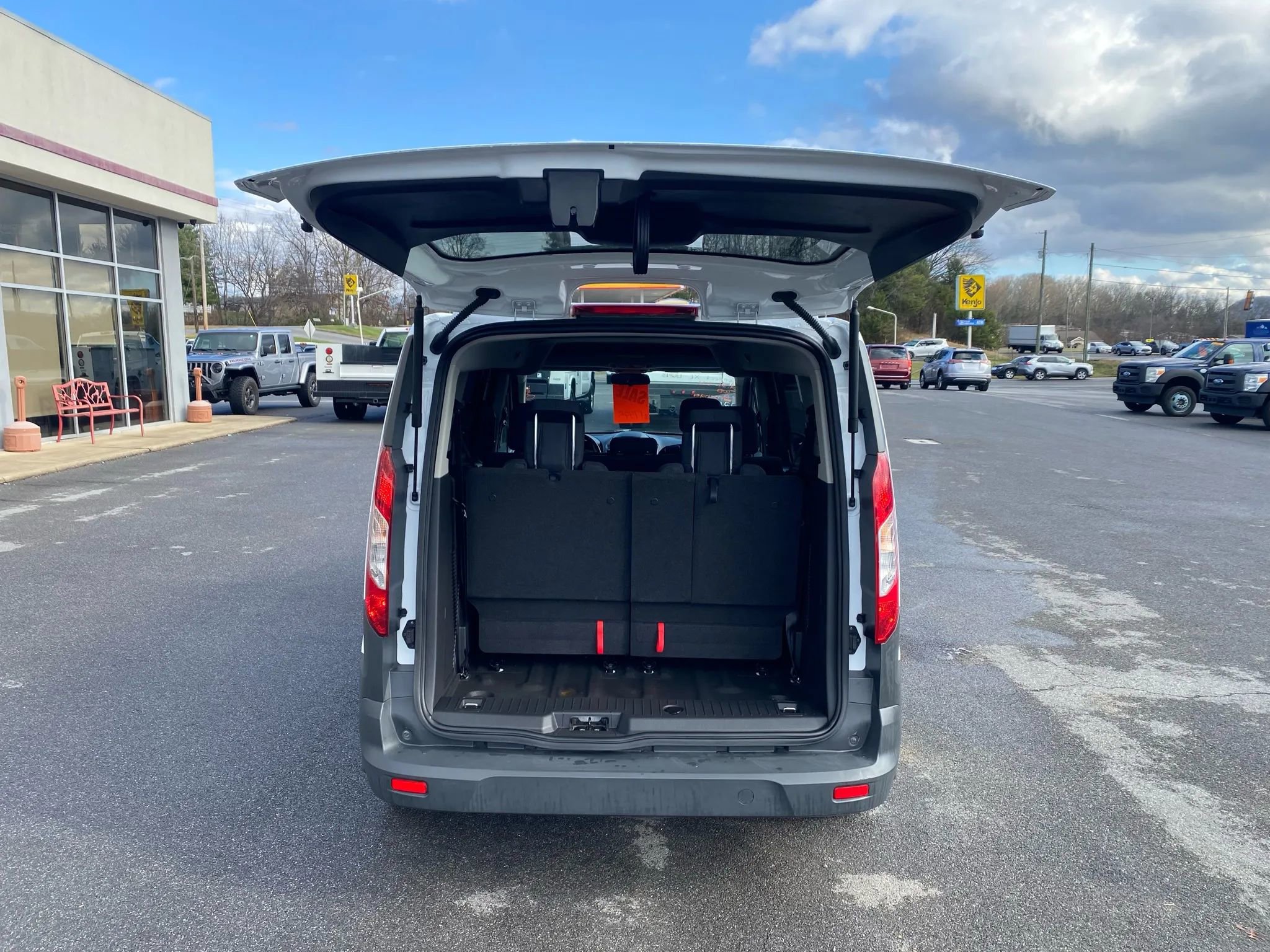 Used 2016 Ford Transit Connect XL image 26