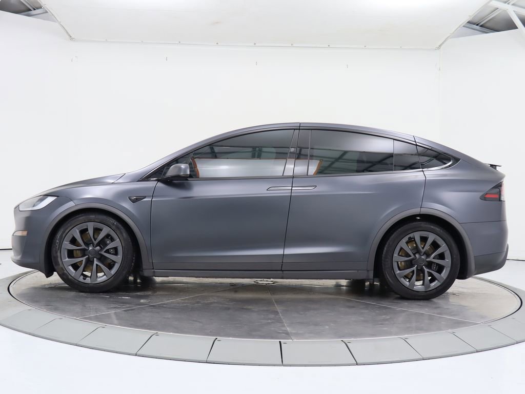 Used 2024 Tesla Model X image 2