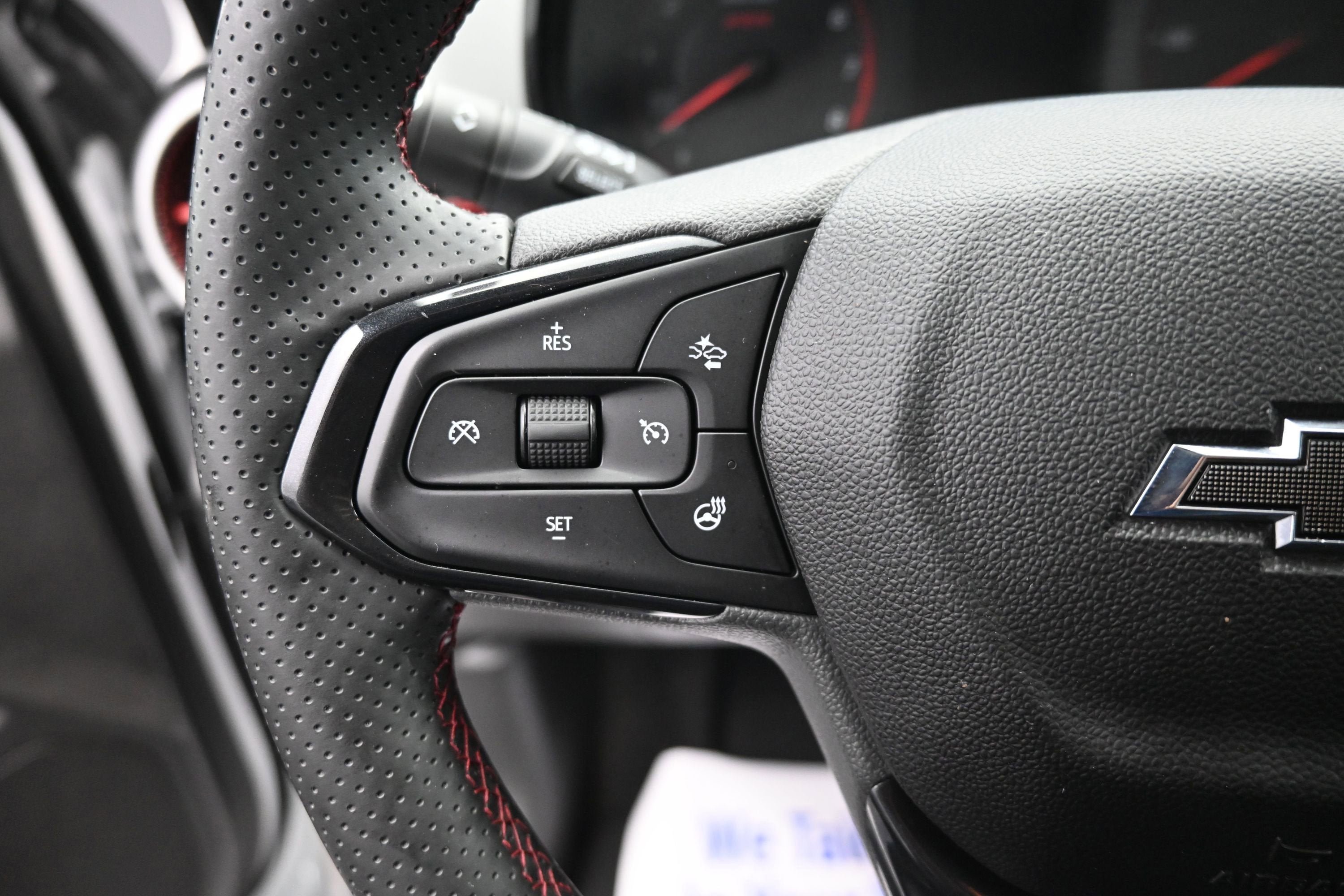 Used 2025 Chevrolet Trax RS w/ Sunroof Package FWD image 12