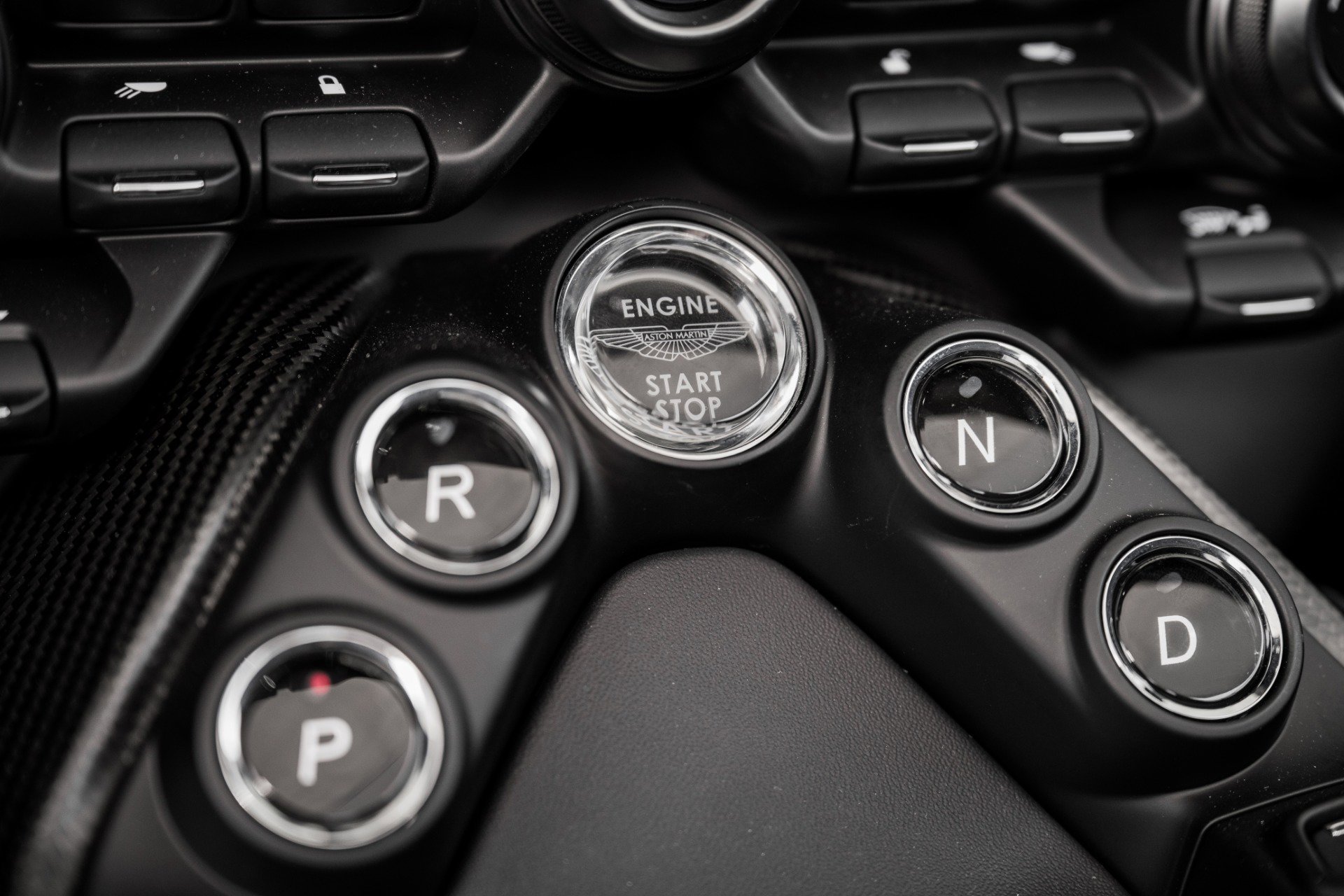 Used 2023 Aston Martin V8 Vantage Roadster image 25