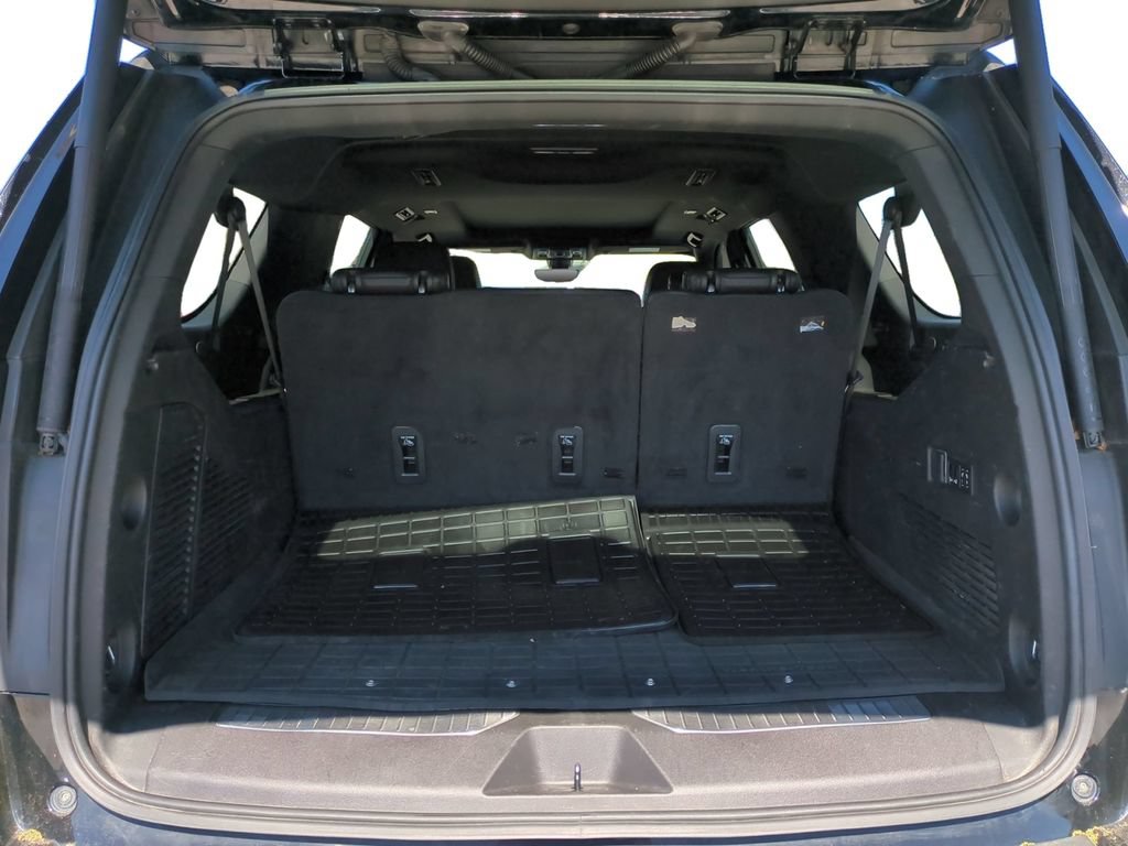 Used 2022 Chevrolet Suburban High Country AWD/4WD image 13