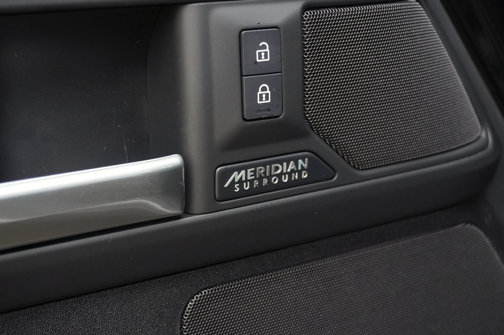 Certified 2026 Land Rover Defender 110 X-Dynamic SE AWD/4WD image 11