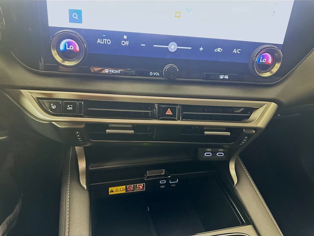 New 2026 Hyundai Venue SEL FWD image 19
