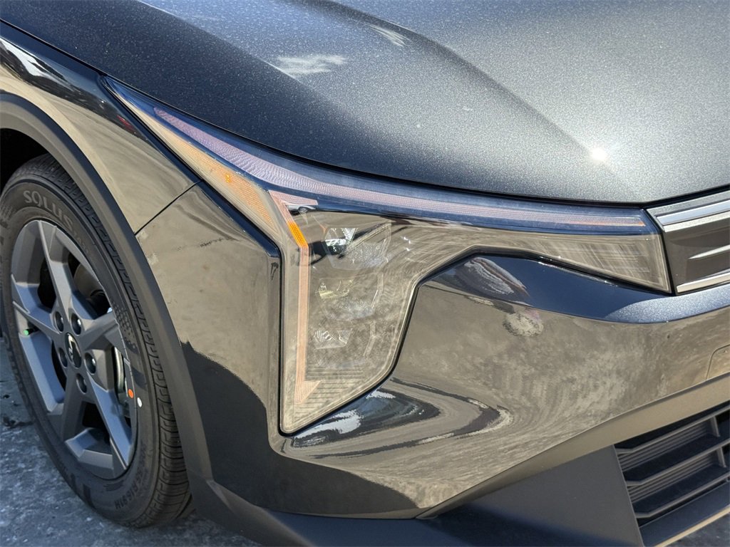 New 2025 Kia K4 LXS image 10