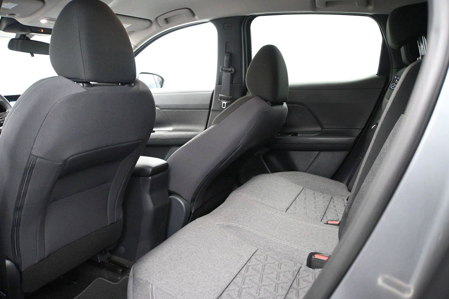 Certified 2025 Nissan Kicks SV AWD/4WD image 10