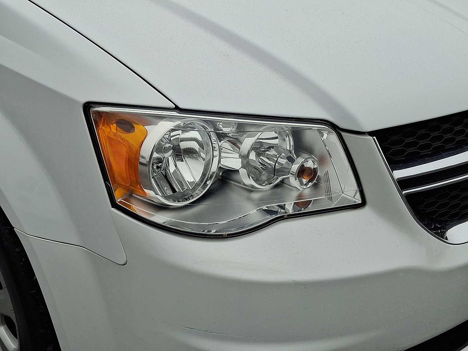 Used 2018 Dodge Grand Caravan SE w/ UConnect Hands-Free Group image 10