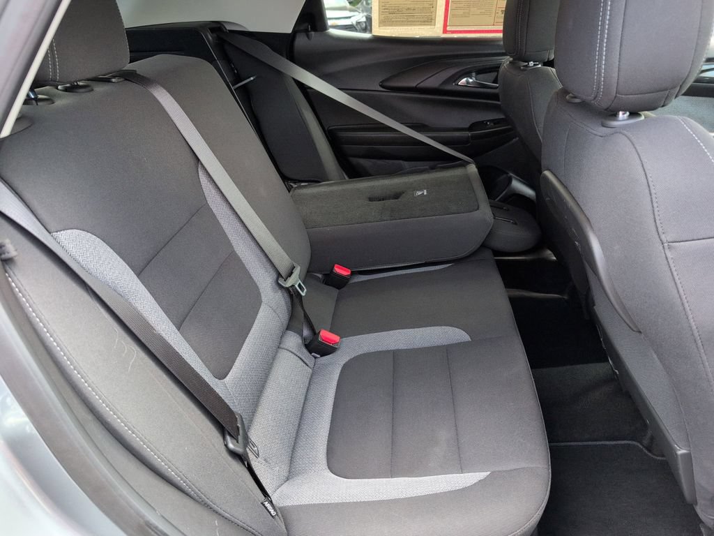 Used 2025 Chevrolet TrailBlazer LT AWD/4WD image 30