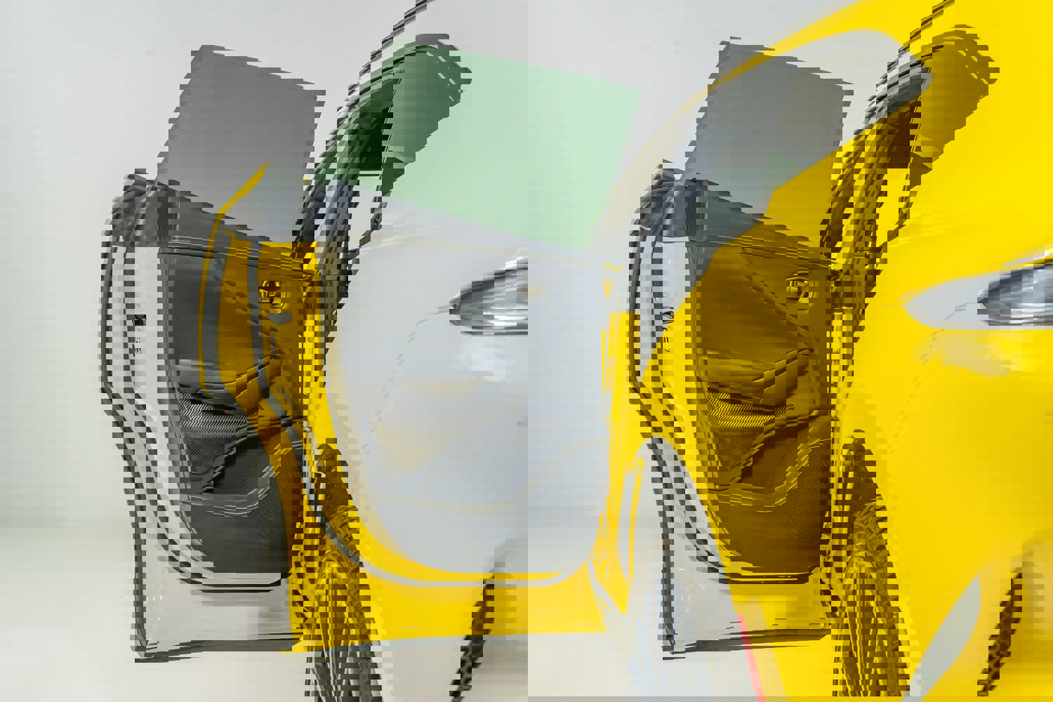 Used 2023 Aston Martin DBX 707 image 22