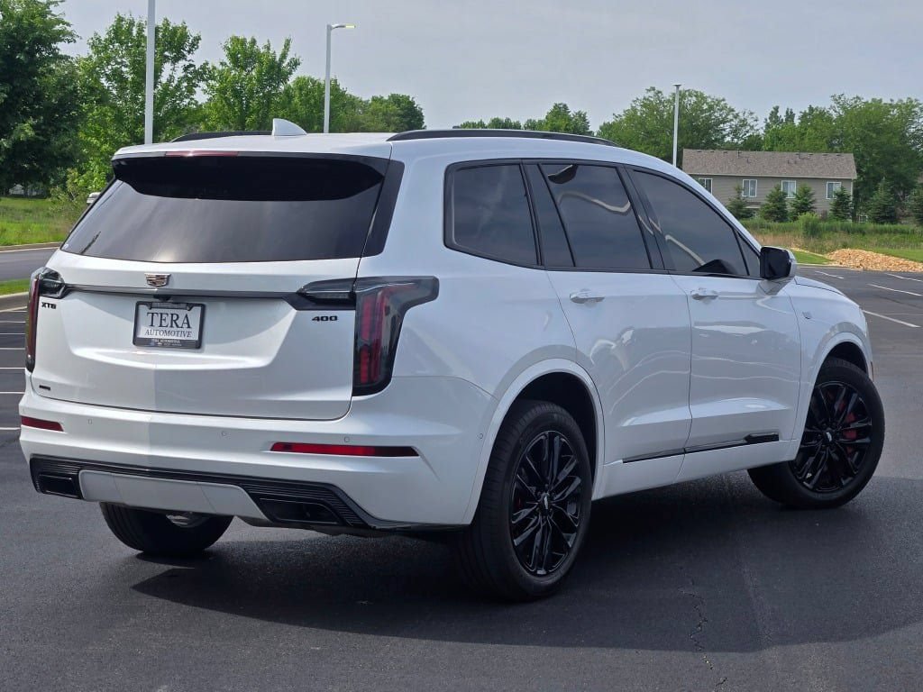Used 2024 Cadillac XT6 Sport w/ LPO, Onyx Lite Package AWD/4WD image 13