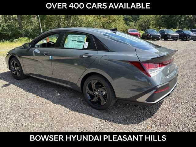 New 2026 Hyundai Elantra SEL Sport FWD image 3