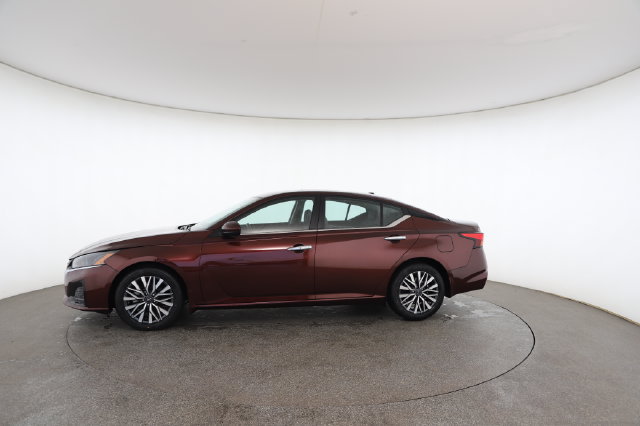 Used 2023 Nissan Altima 2.5 SV FWD image 6