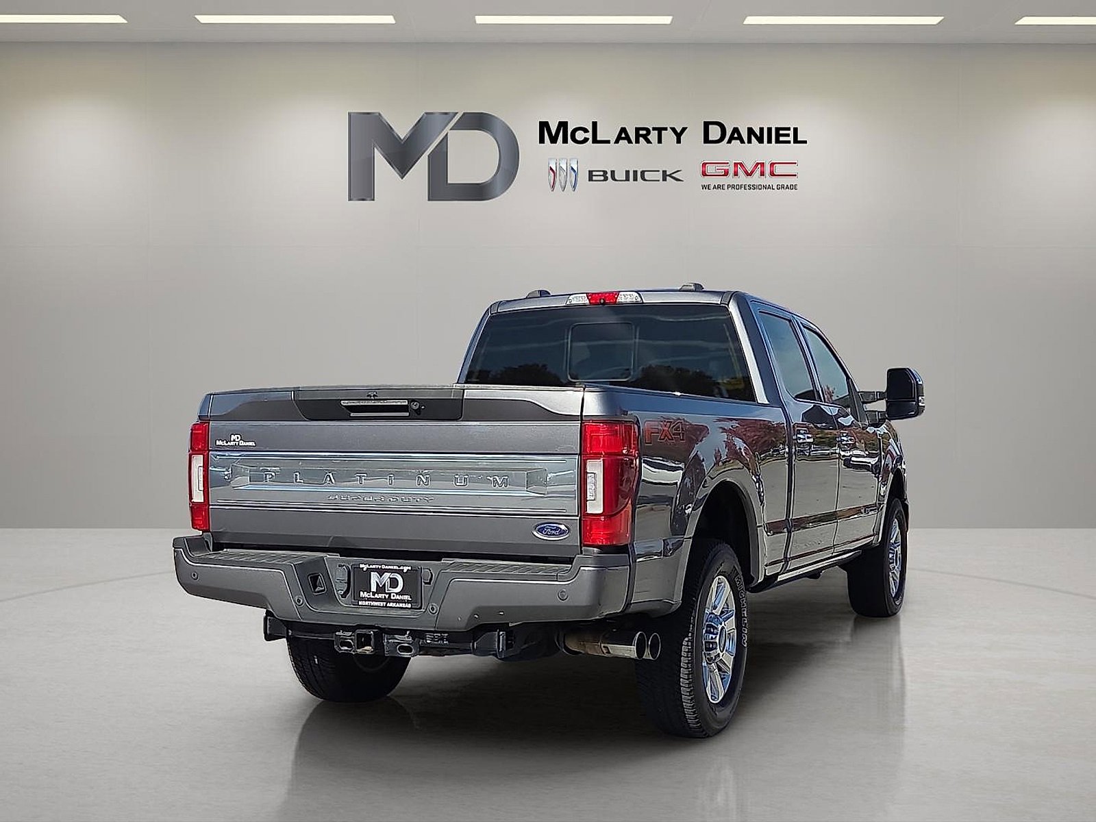 Used 2022 Ford F250 Platinum w/ FX4 Off-Road Package image 5