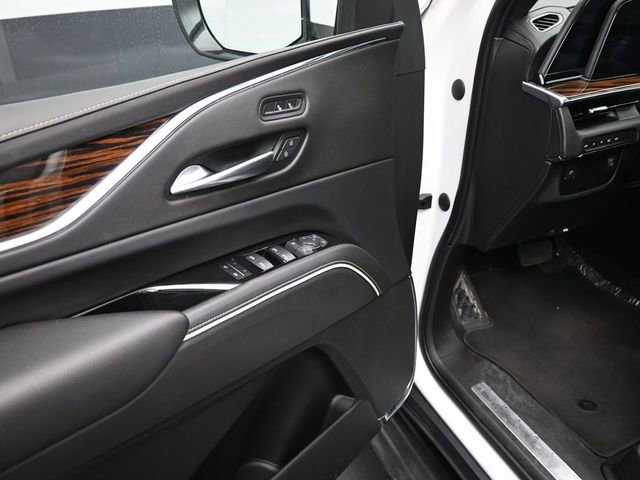 Used 2021 Cadillac Escalade ESV Luxury image 15