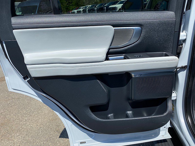 Certified 2025 Ford Expedition Platinum AWD/4WD image 34