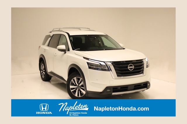 Used 2023 Nissan Pathfinder SL
