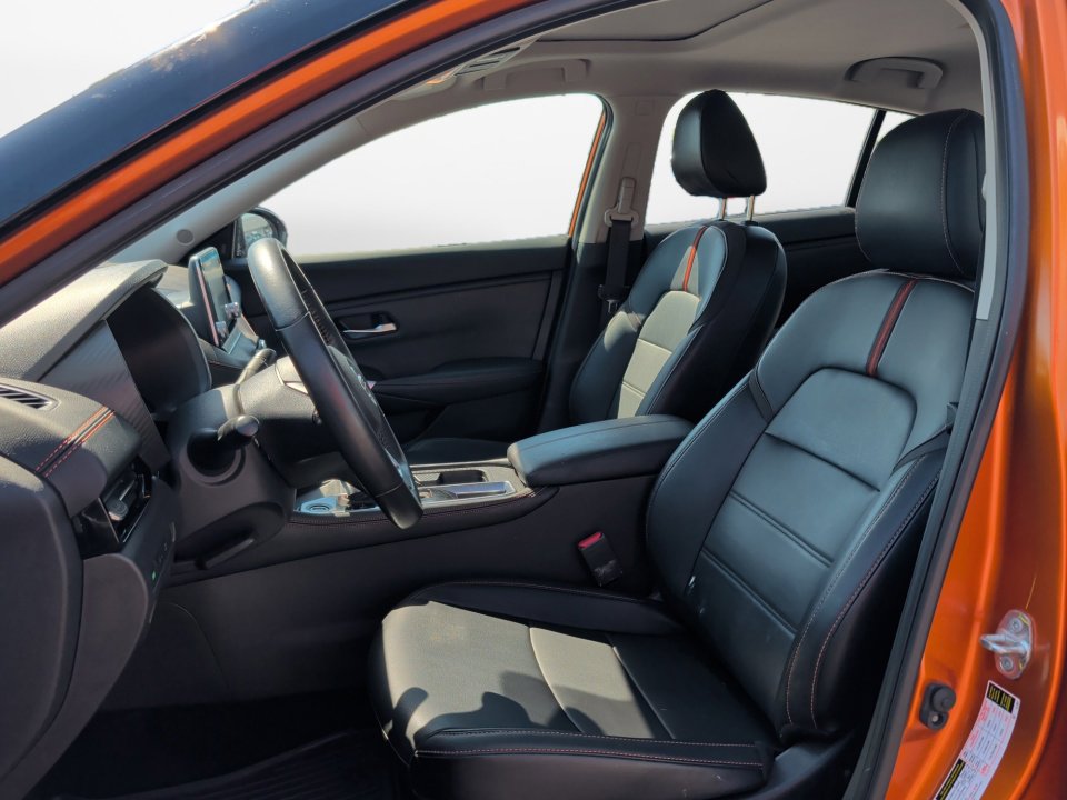 Used 2022 Nissan Sentra SR w/ SR Premium Package FWD image 11