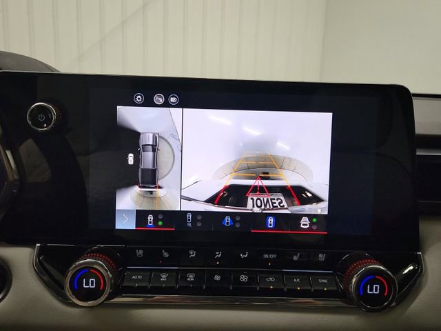 Used 2024 GMC Canyon AT4X image 29