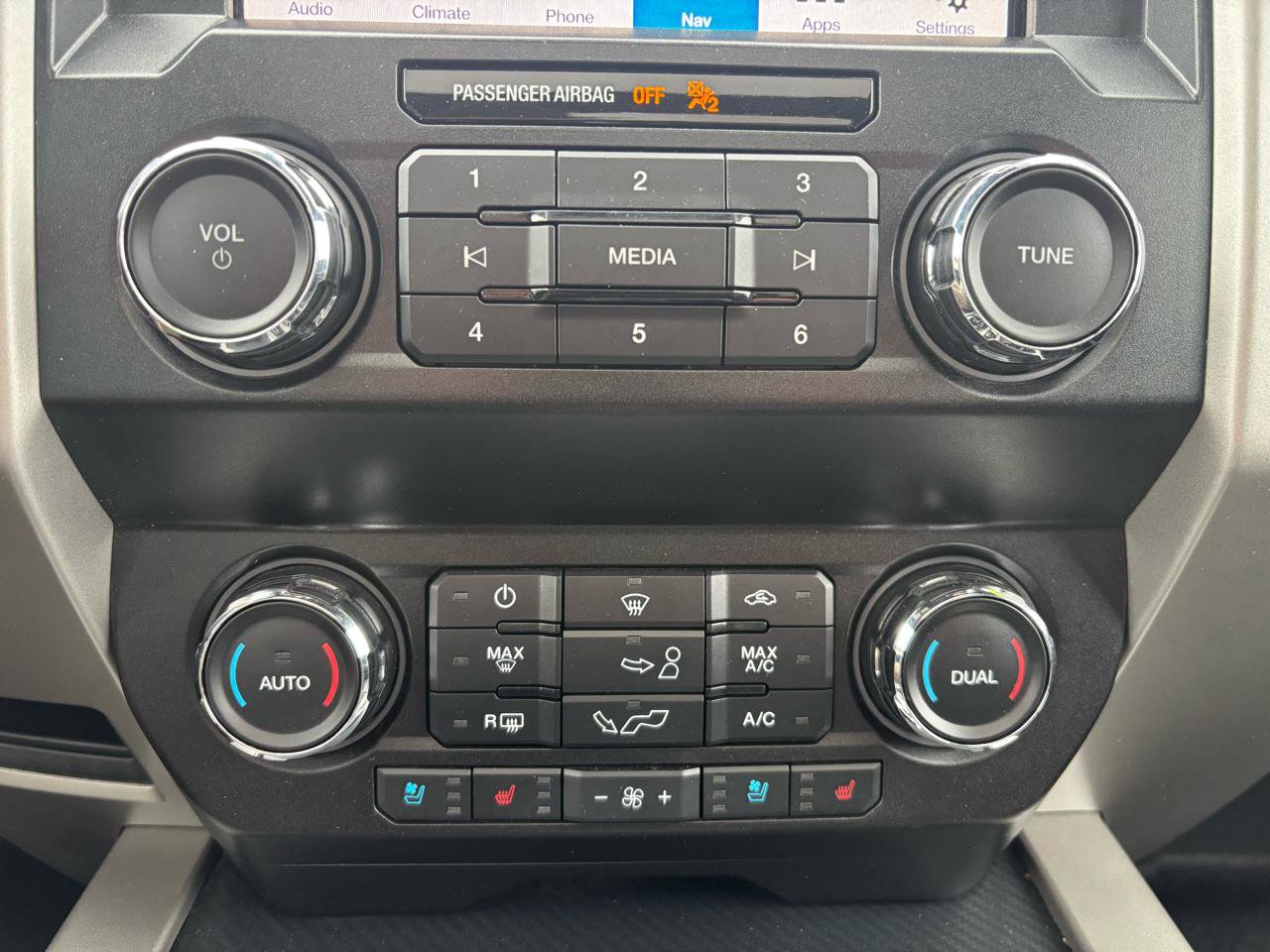 Used 2019 Ford F150 Lariat image 27