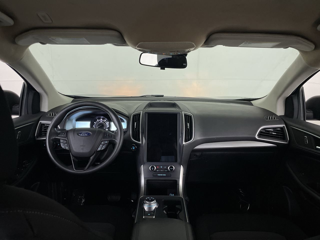 Used 2023 Ford Edge SE image 25
