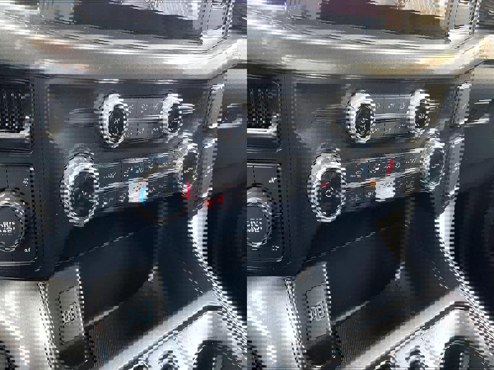 Used 2023 Ford F150 XLT w/ Equipment Group 302A High image 25