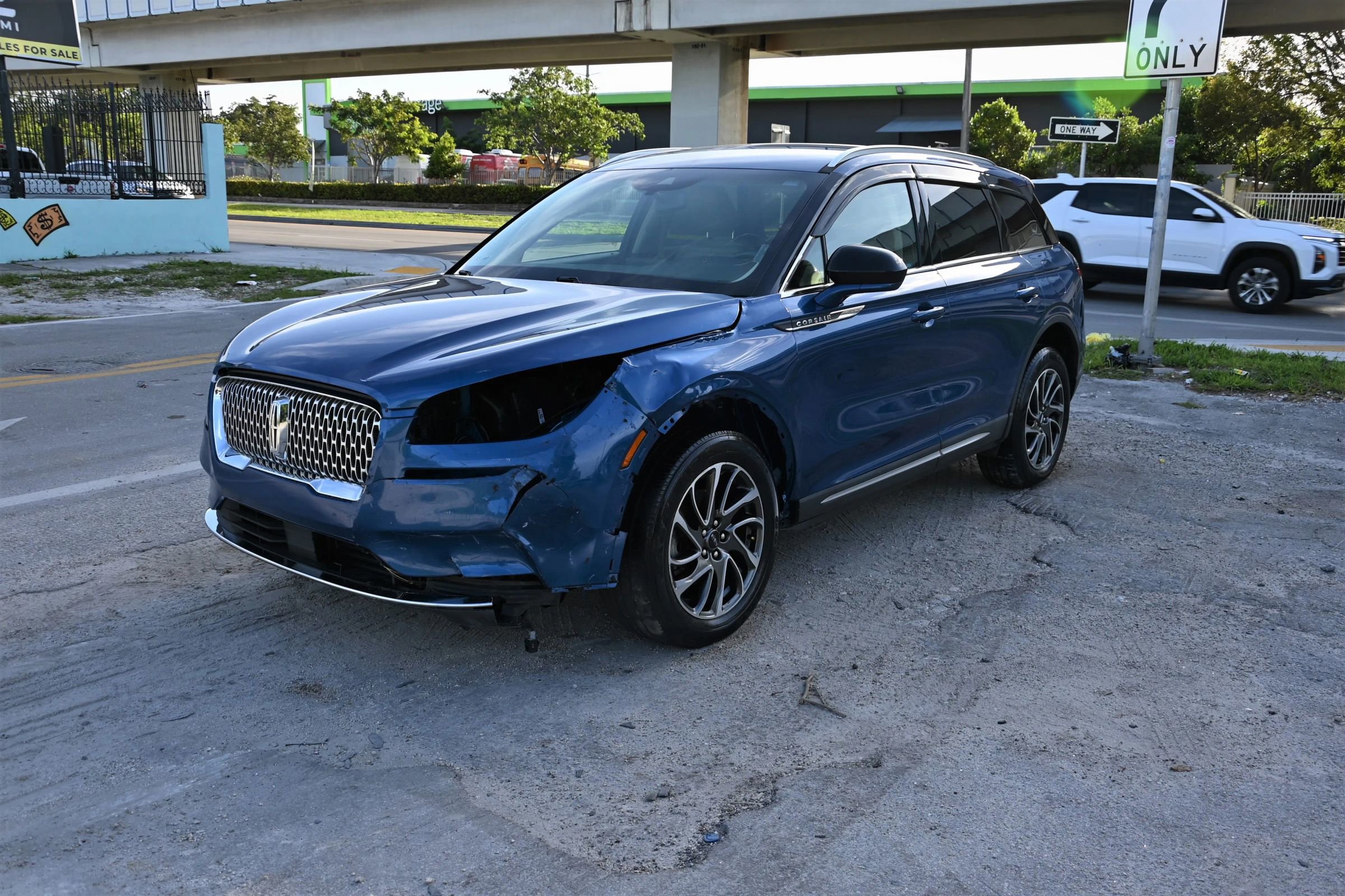 Used 2021 Lincoln Corsair AWD w/ Equipment Group 101A image 2