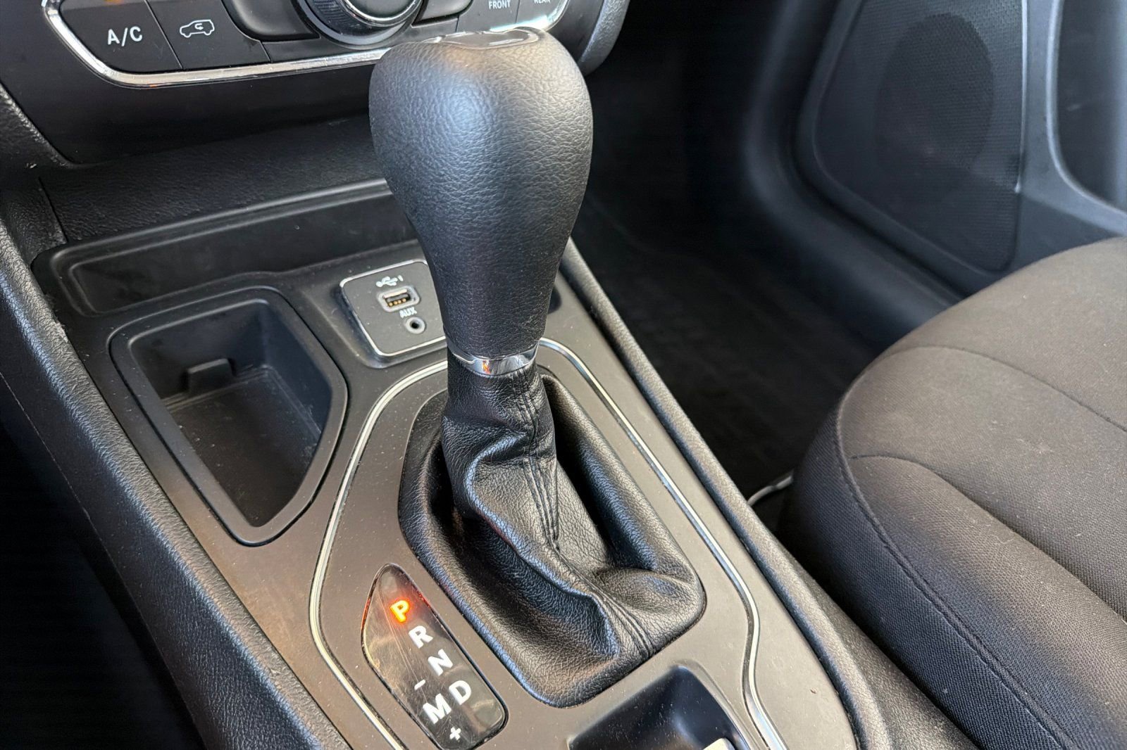 Used 2020 Jeep Cherokee Latitude FWD image 20