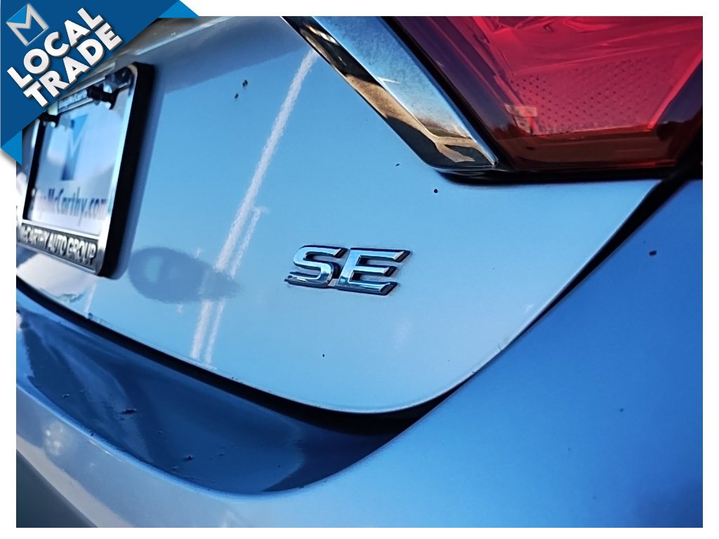 Used 2017 Toyota Camry SE image 12