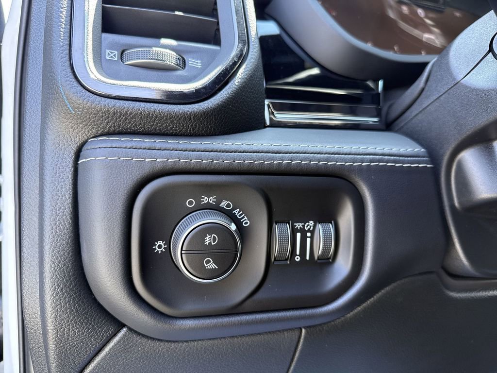 New 2026 RAM 2500 Limited AWD/4WD image 33