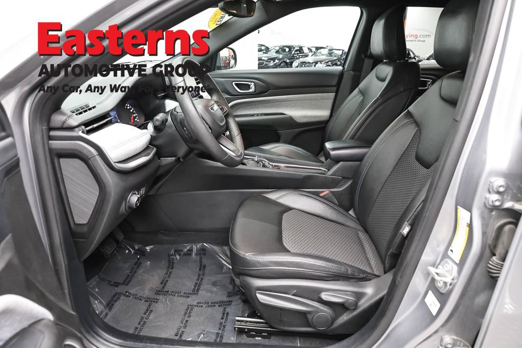 Used 2024 Jeep Compass Latitude AWD/4WD image 13