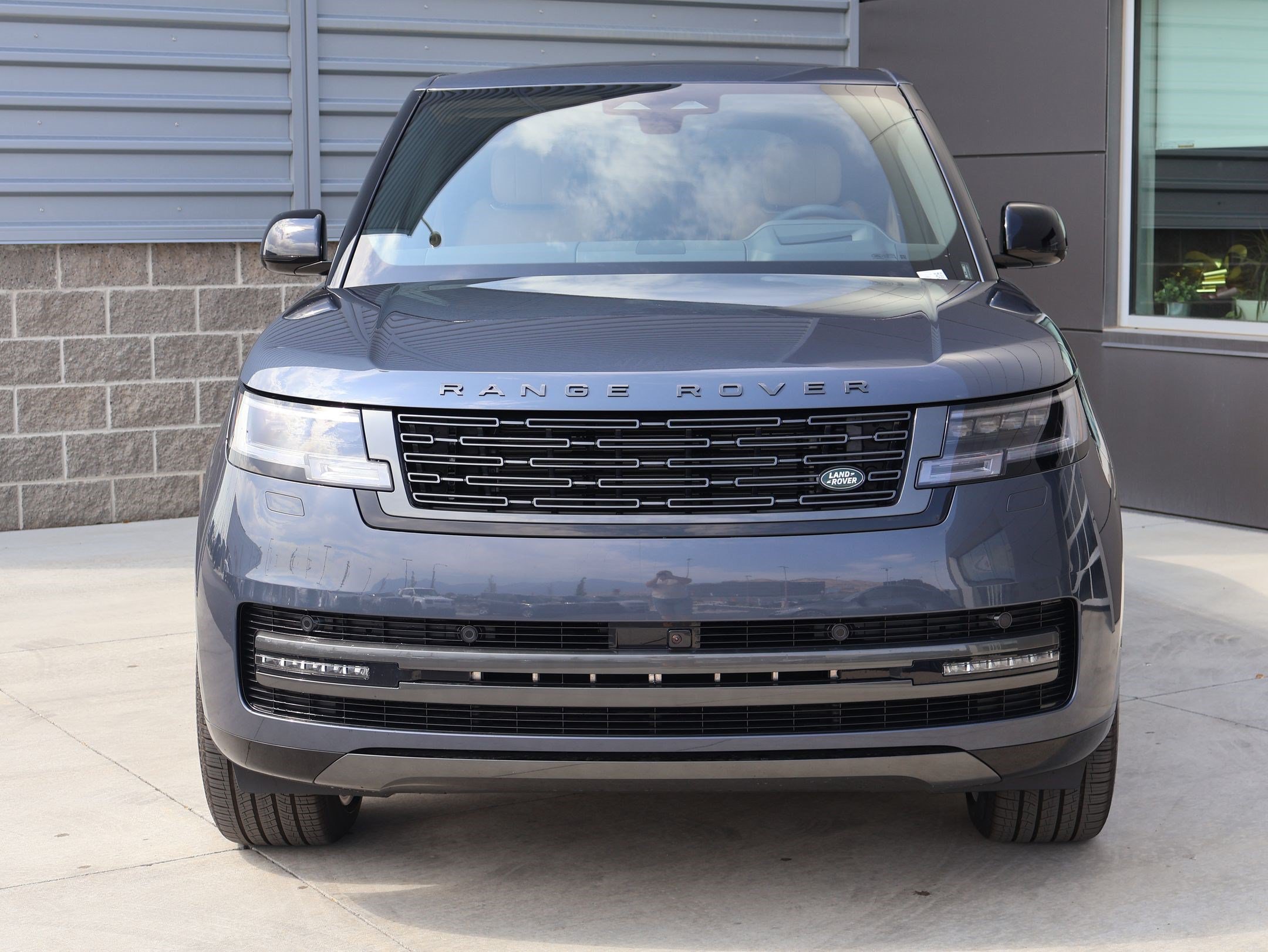 New 2026 Land Rover Range Rover SE AWD/4WD image 2