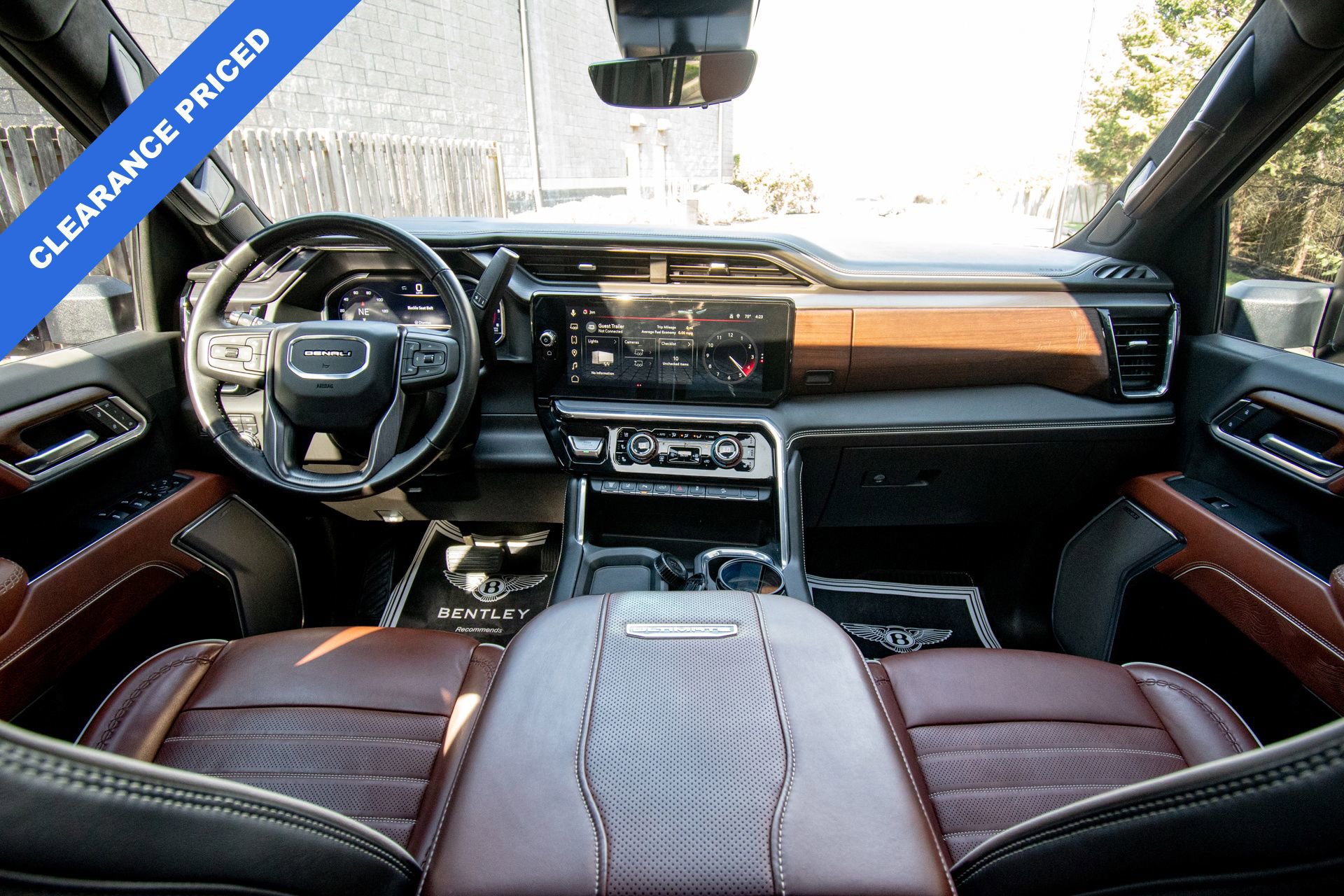 Used 2025 GMC Sierra 2500 Denali Ultimate AWD/4WD image 12