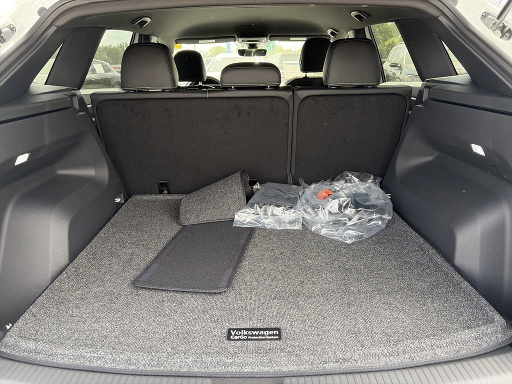 New 2026 Volkswagen Atlas Cross Sport SE FWD image 12