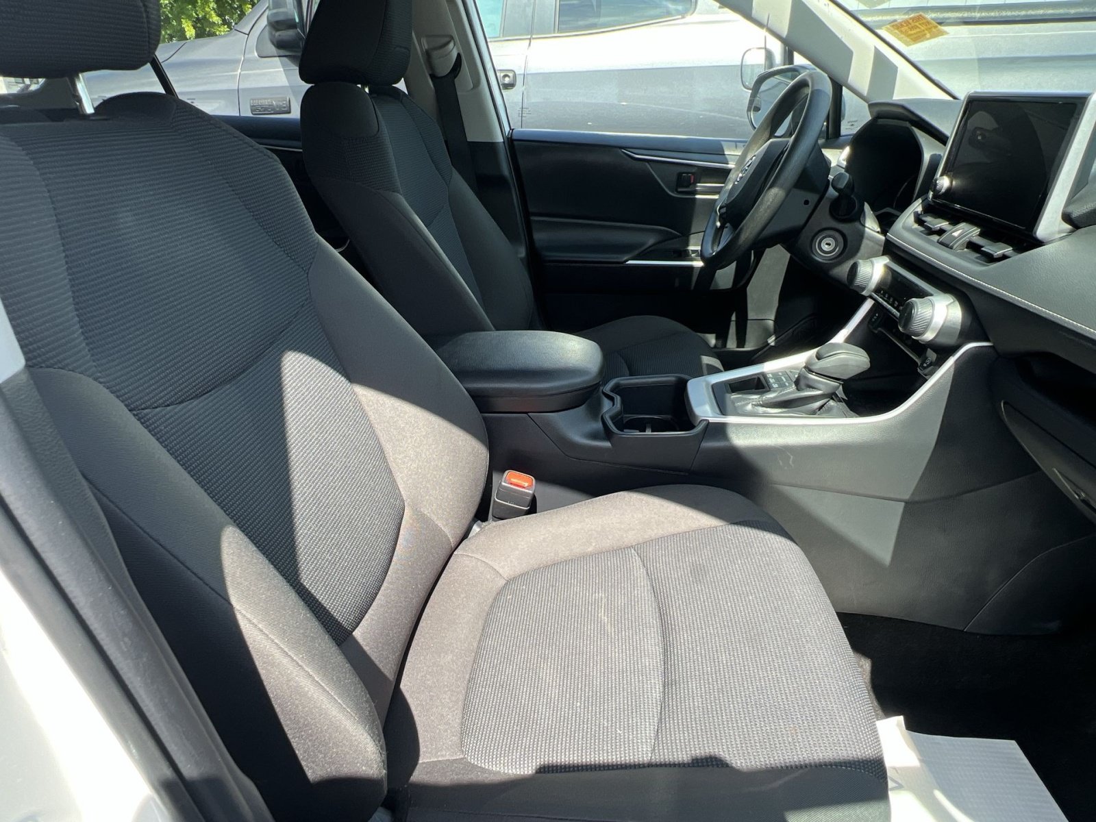 Used 2025 Toyota RAV4 LE AWD/4WD image 23
