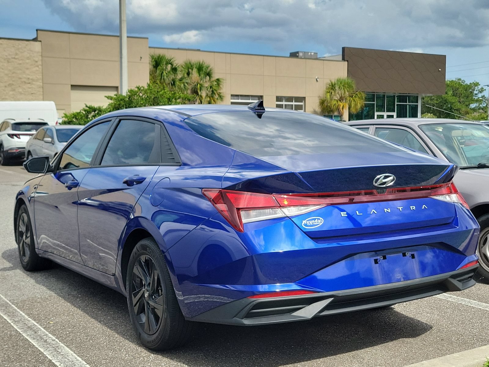 Used 2023 Hyundai Elantra SEL FWD image 6